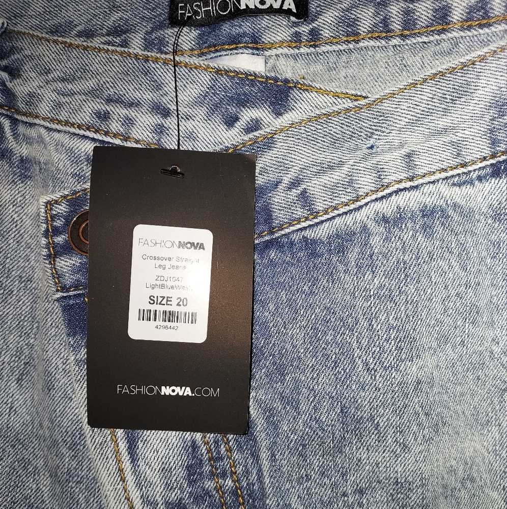 Fashion nova crossover straight leg jeans light bluewash - Picture 5 of 6